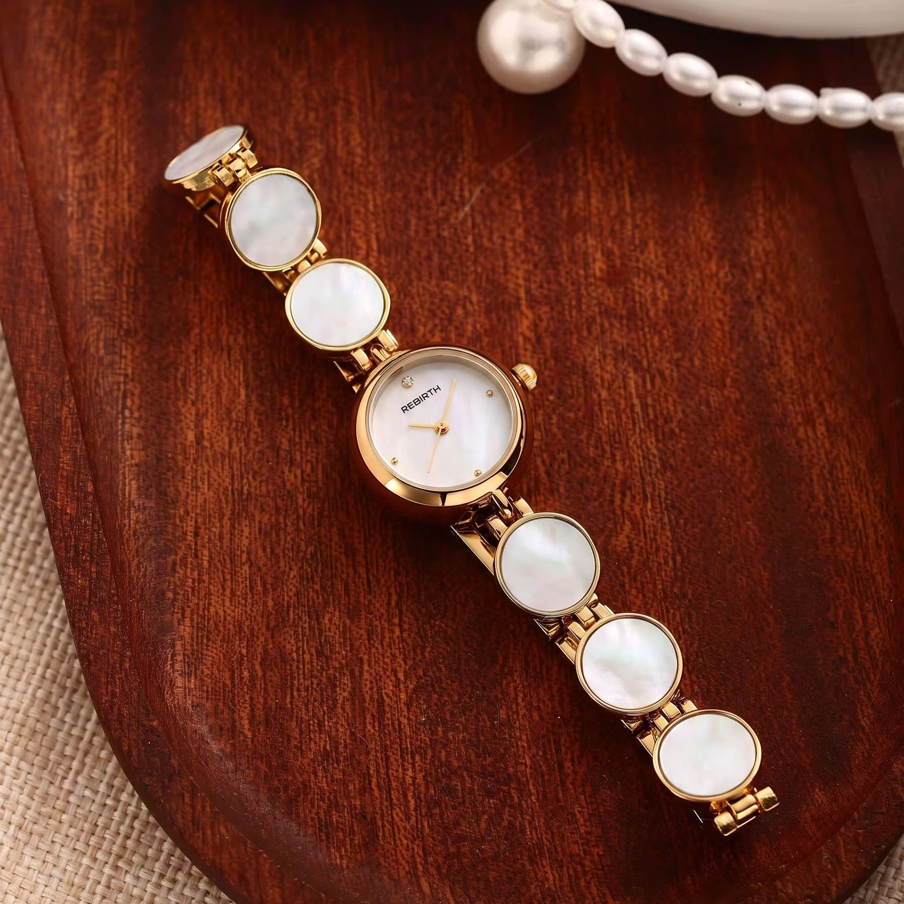 Jewelry Style Watches - Edle Damen-Quarzuhr mit vierblättrigem Kleeblatt und