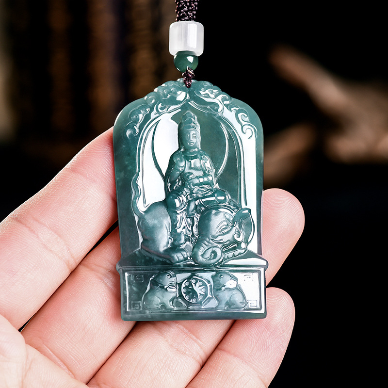 Jewelry & Watches Ltd - Natürlicher burmesischer Jadeit Guanyin Anhänger Halskette
