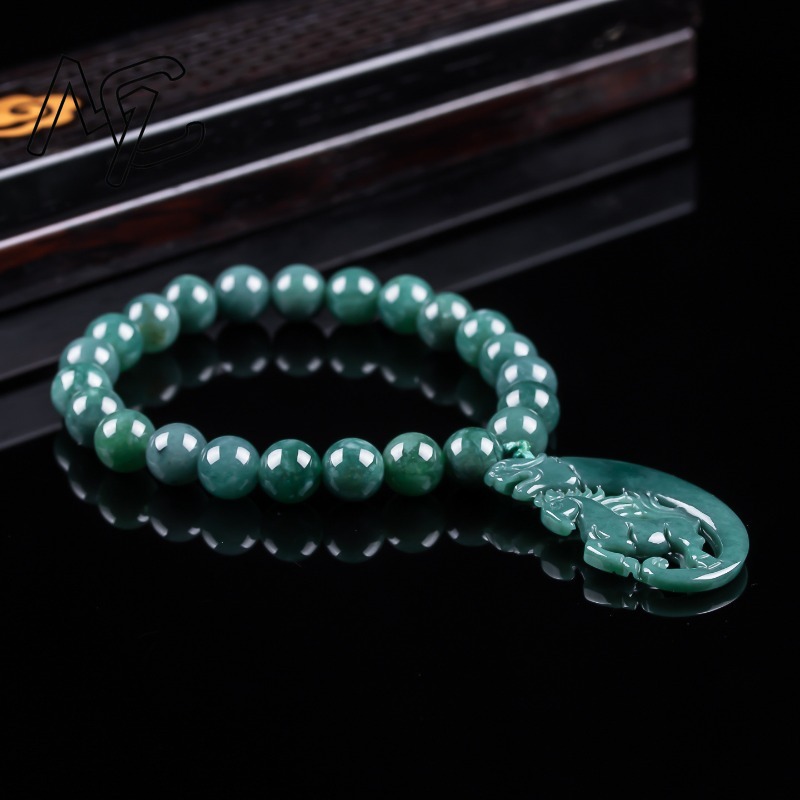 Natürliches Jadeit Blauwasser- – Jewelry & Watches Ltd Bewertung und Preis