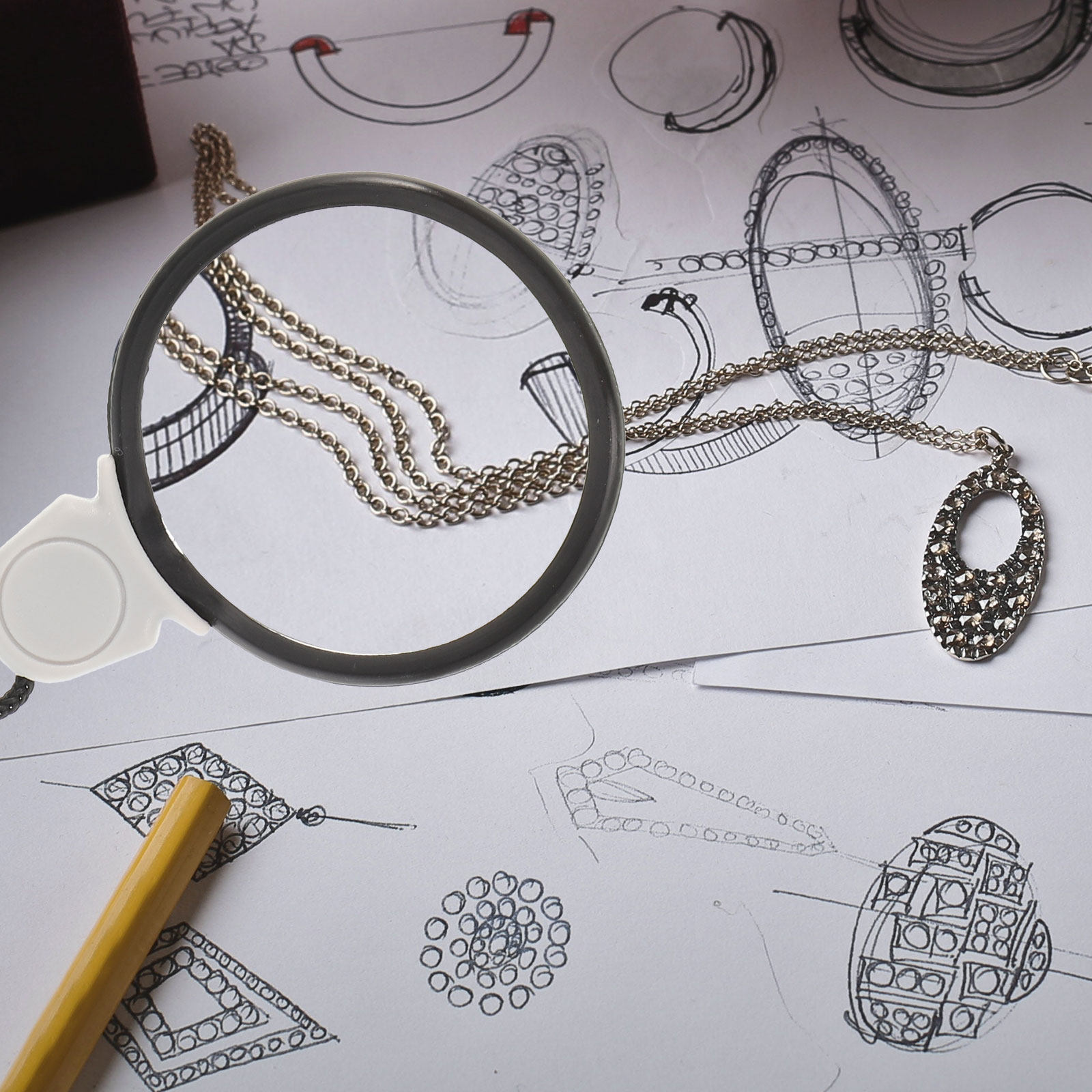 Halsketten-Lupe mit Plastikket – Jewelry Essentials Watches Bewertung und Preis