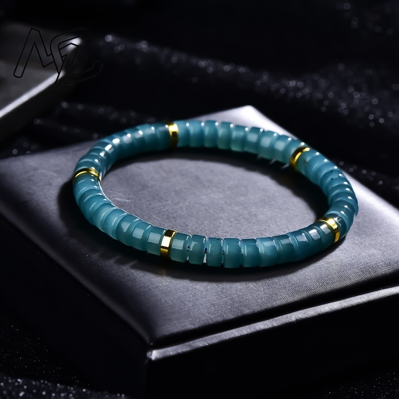 Natürliche Jadeit Blauwasser A – Jewelry & Watches Ltd Bewertung und Preis