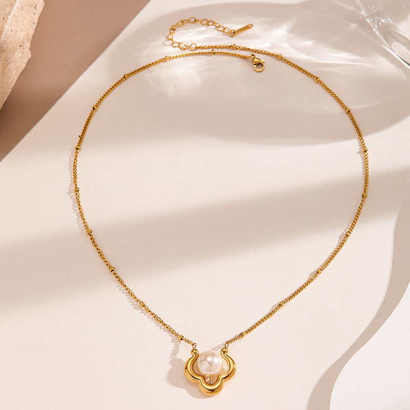 Glücksverheißende Wolken-Perle – Crystal Choker Necklace Bewertung und Preis